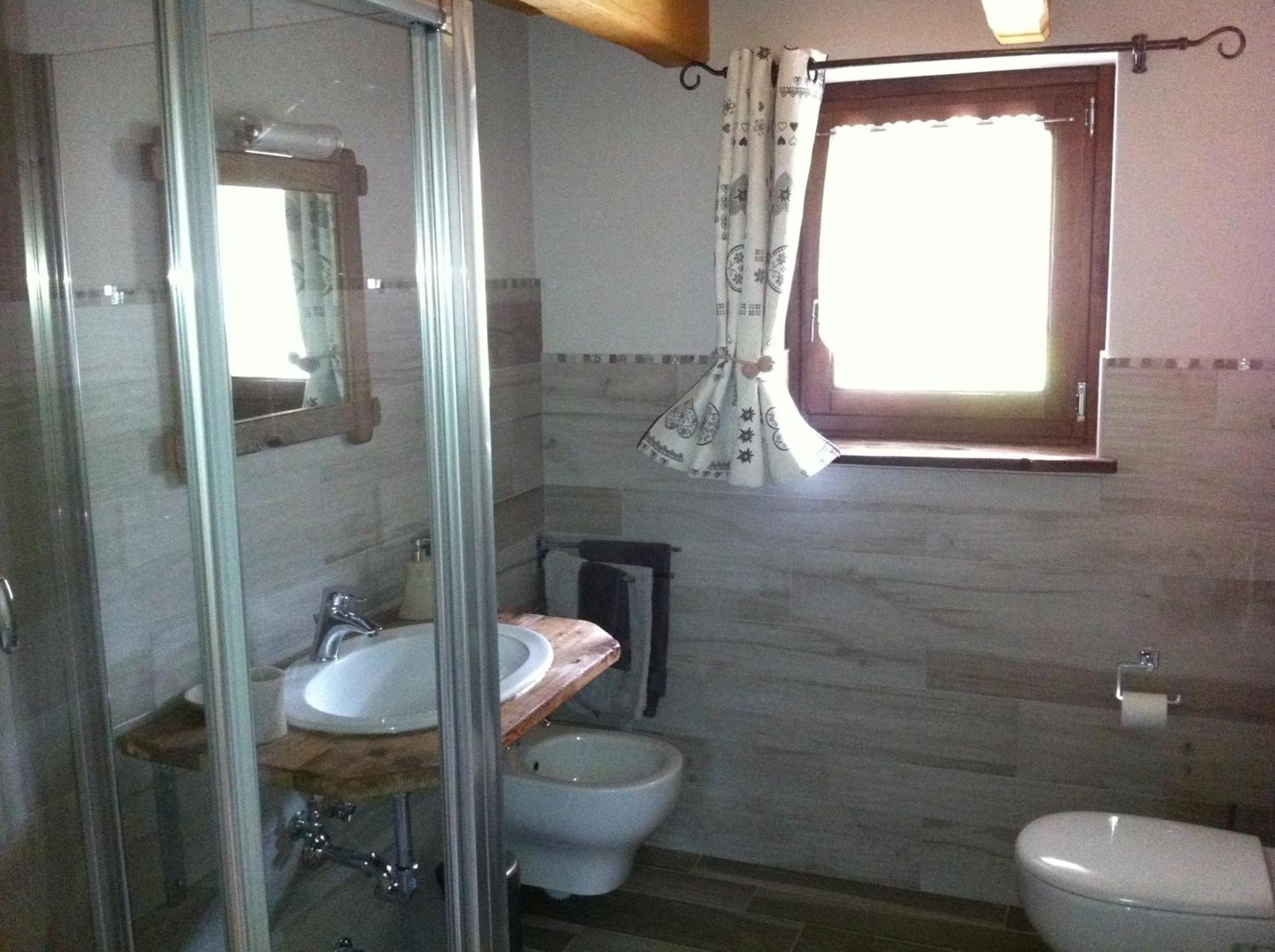 비오나즈 Alpe Rebelle B&B 외부 사진